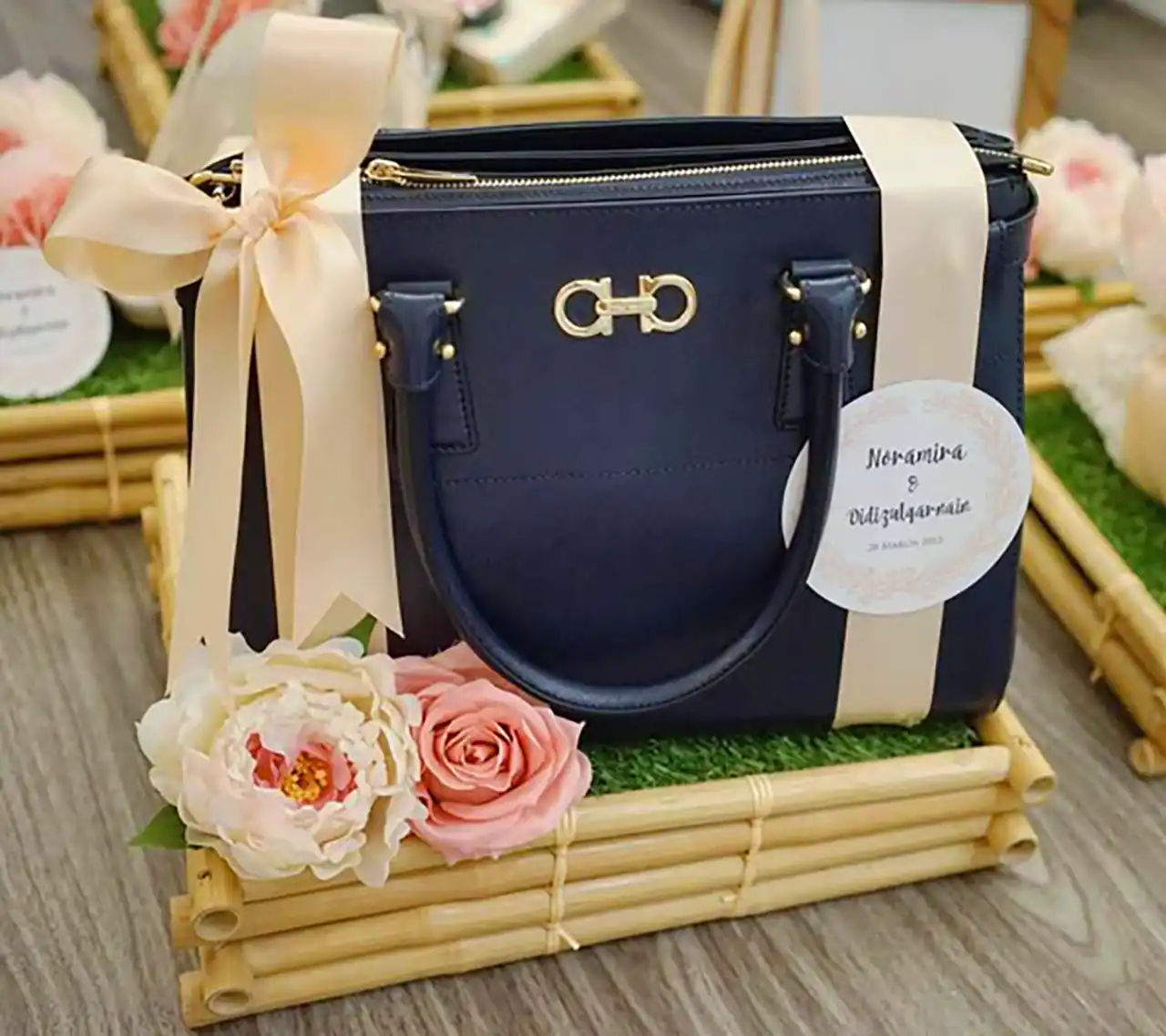باکس هدیه لوکس برای بله برون