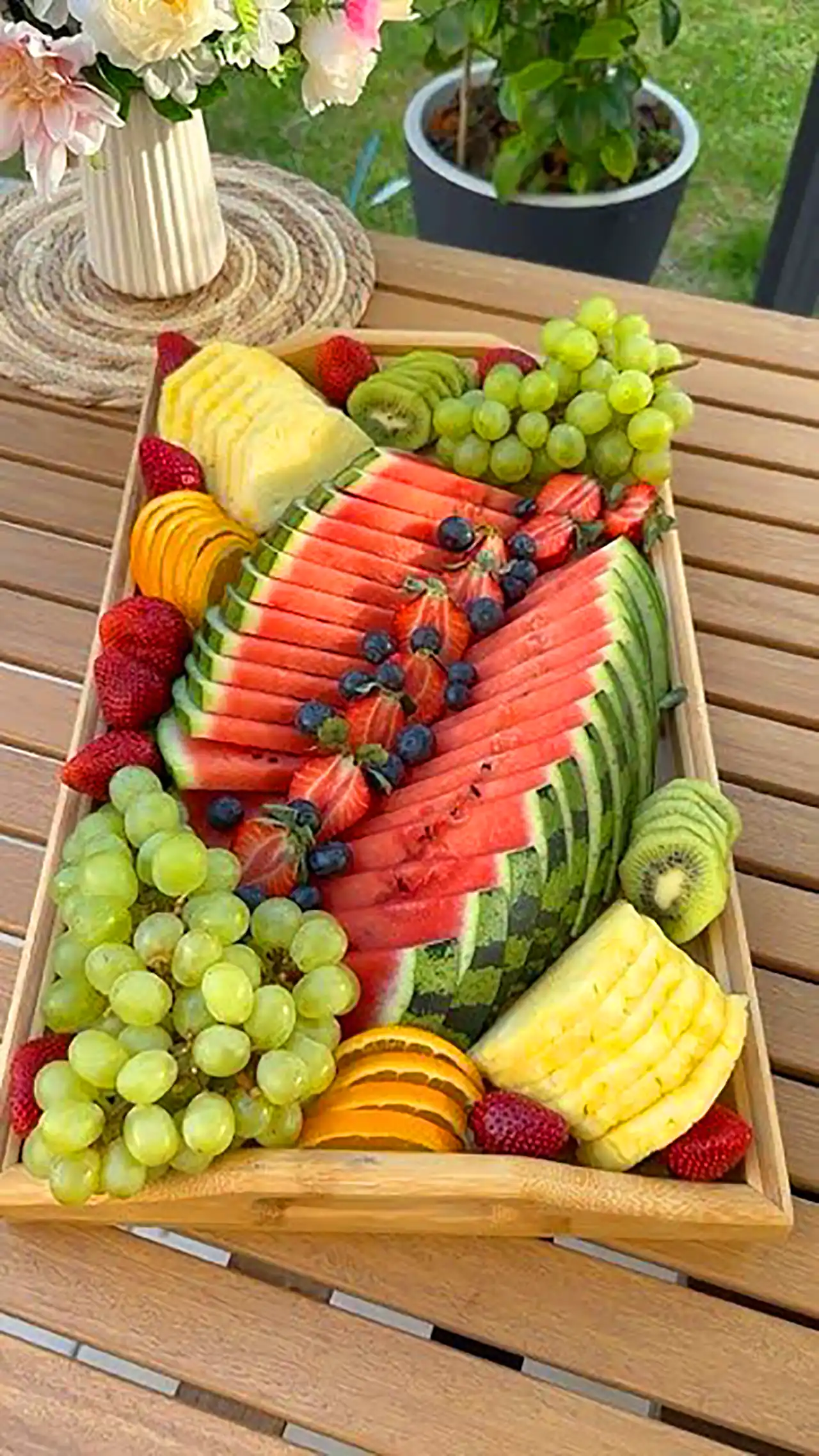 میوه آرایی شیک برای مهمانی تابستانی