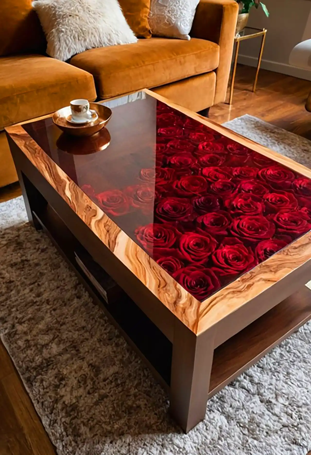 میز رزینی مدرن صفحه شیشه ای