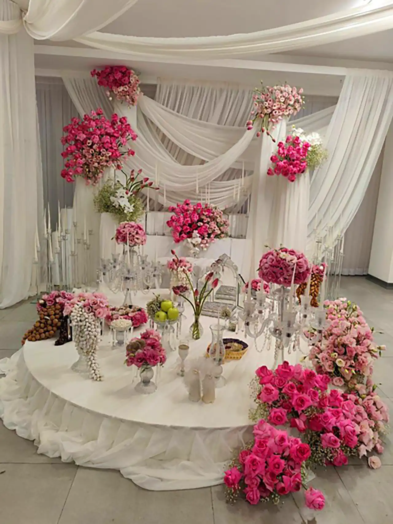 تزئینات شیک سفره عقد 