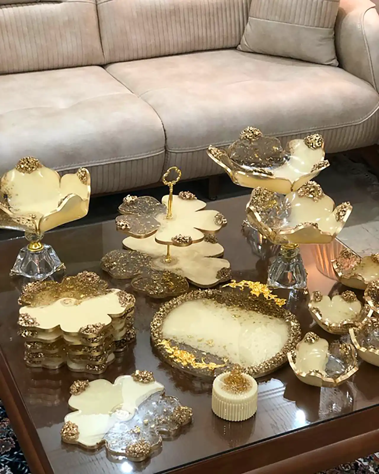 ظروف پذیرایی رزینی شیک
