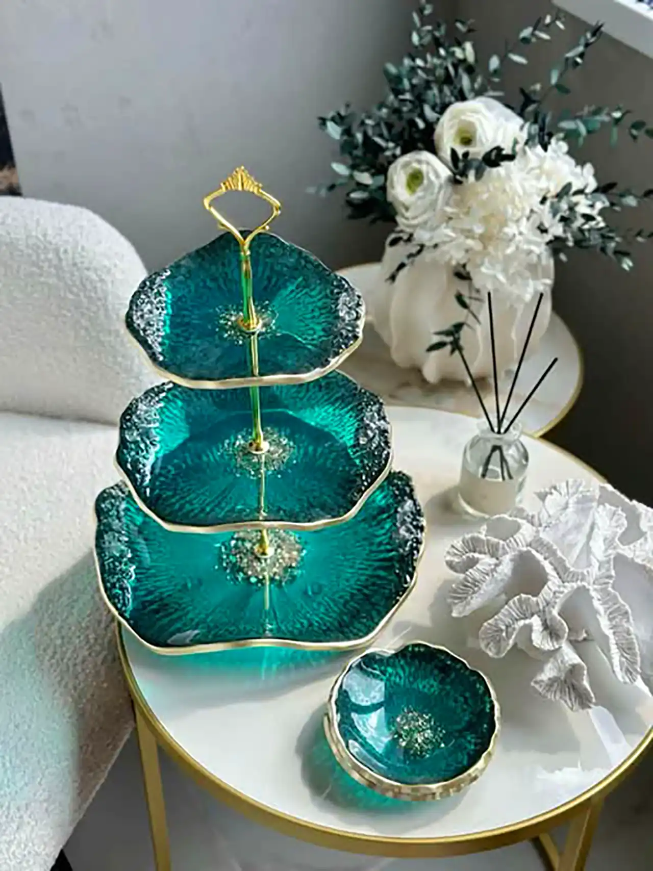 ظروف پذیرایی رزینی شیک
