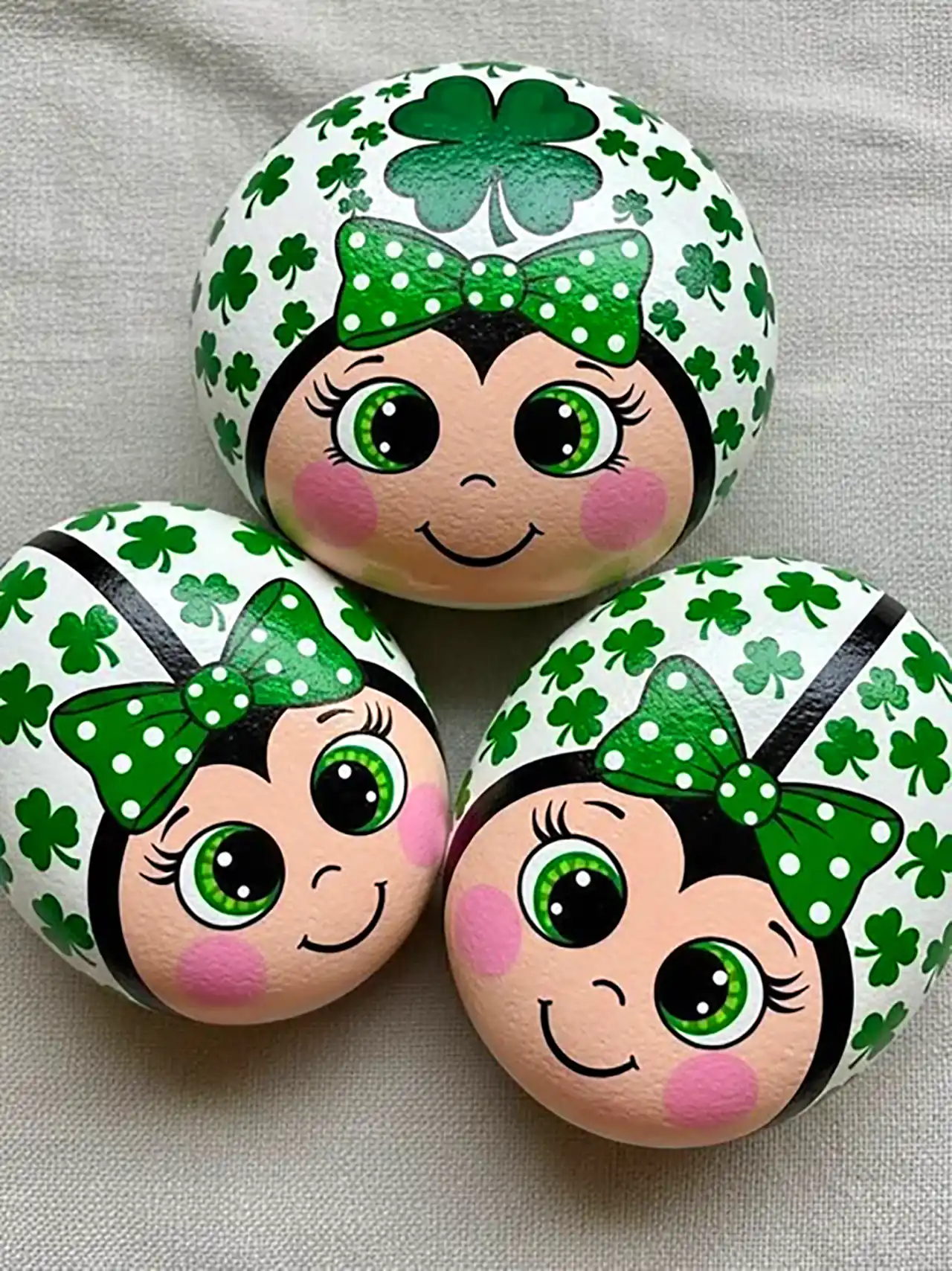 نقاشی هنری روی سنگ